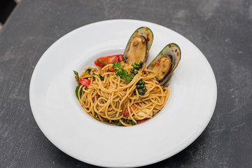 spaghetti with seafood