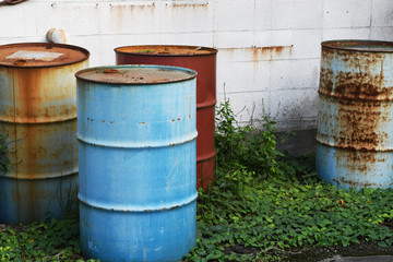 錆びたドラム缶