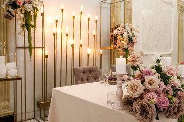 Beautifully decorated room for a wedding celebration and celebration. Decor and floristry.
