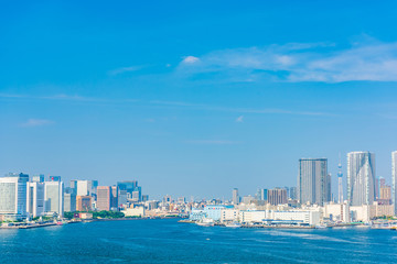 Naklejka premium 東京の高層マンション High-rise apartment in Tokyo.