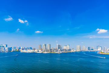 Naklejka premium 東京の高層マンション High-rise apartment in Tokyo.