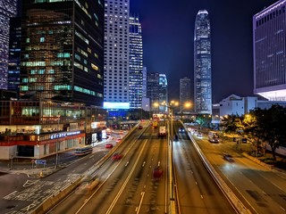 Fototapeta na wymiar traffic in hong kong at night