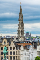 Fototapeta na wymiar Cityscape of brussels with the landmark of tower against cloudy sky from the Monts des arts, brussels, Belgium.