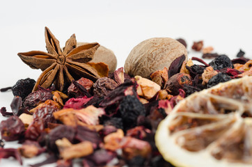 Anise with berry tea, nutmeg and lemon