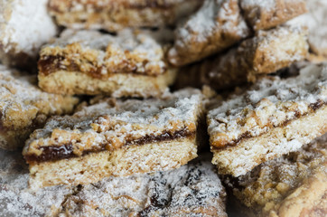 Mother's homemade jam pie, the taste of childhood