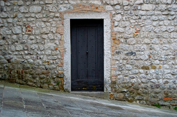 Fototapeta na wymiar Old wooden doors in european style