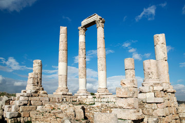 Fototapeta na wymiar The Temple of Hercules at the citadel, Amman, Jordan