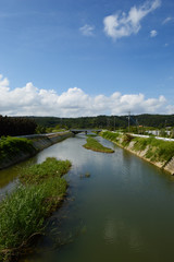 Fototapeta na wymiar 沖縄の田舎の川と橋