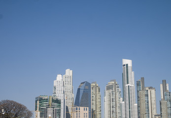 Obraz na płótnie Canvas Rascacielos de Puerto Madero uno de los barrios más nuevos y exclusivos de la ciudad de Buenos Aires. 