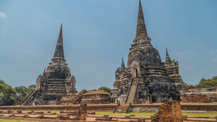 Fototapeta premium Walking through the ruins city in Thailand