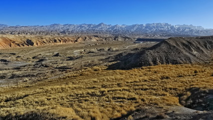 Central Altyn tagh-mountains seen from Nnal.Highway G315-North Xorkol basin. Xinjiang-China-0500