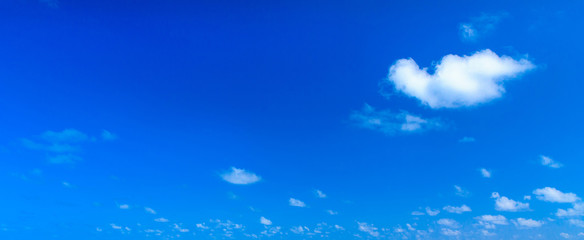 Fototapeta na wymiar white clouds against blue sky