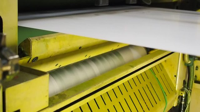 Offsetdruck Magazindruck in Druckerei Farbe gelb