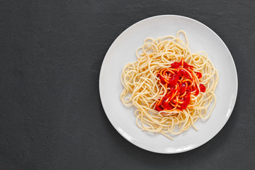 ?lassic italian spaghetti pasta with tomato sauce