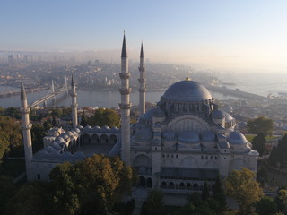 Fototapeta na wymiar Aerial view of Istanbul Suleymaniye Mosque in a foggy day