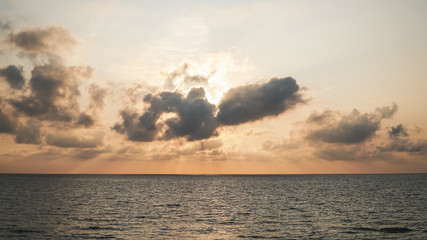 Obraz premium Sunset over the sea. Photo landscape.