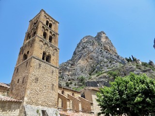 Fototapeta na wymiar Moutiers-Saint-Marie city with chapel and mountains background in Provence Verdon national park 