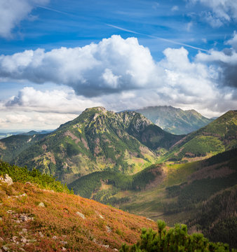Colourful summits in autumn scenery - Tatra Mountains in Poland © lukasz_kochanek
