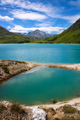 Fototapeta premium lac de Montcenis, alpes françaises en été