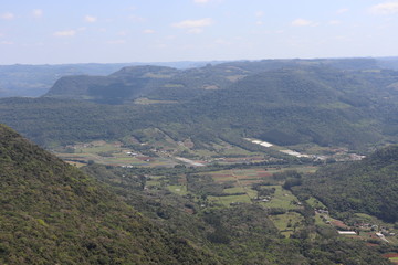 Fototapeta premium Panoramic view of the Ninho das Águias (Eagle's Nest), located in the northwest of the municipality of Nova Petrópolis. It is one of the best hang gliding locations in the state of Rio Grande do Sul.