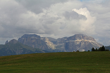 minaccia di temporale sul Sella (Val di Fassa)