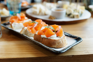 Bruschettas with smoked salmon and cream cheese
