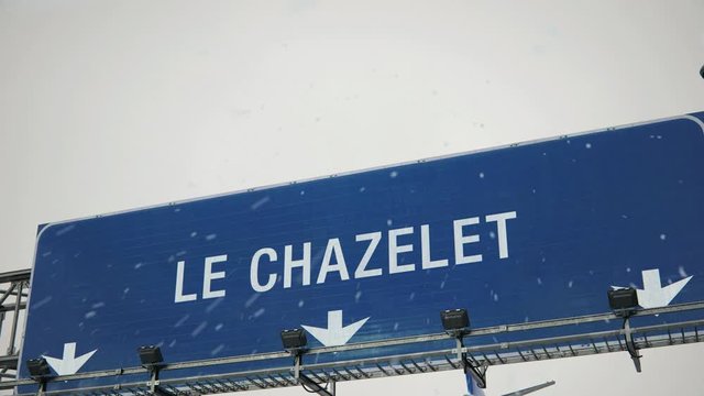 Airplane Landing Le Chazelet in Christmas