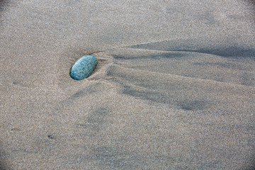 砂浜の石