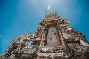 Naklejka premium Wat Ratchaburana temple in Ayutthaya, Thailand.