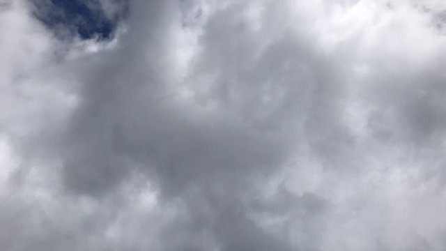 流れる雲と青空 台風通過後 強風 タイムラプス v03_00322(IMG_2471)