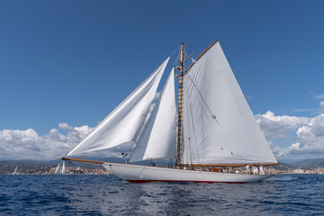 Fototapeta premium Klasyczny jacht żaglowy