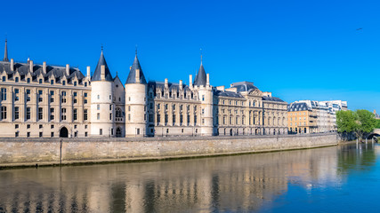 Fototapeta na wymiar Paris, view of the Seine with the Conciergerie on the ile de la Cité, beautiful French monument