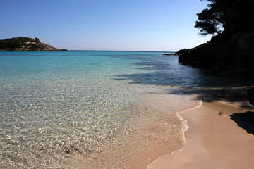 Strand und Felsenküste auf Mallorca