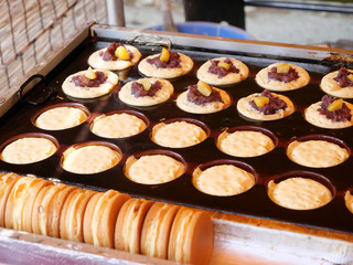 Obanyaki ware sold at Japanese food stalls