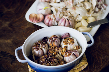 Autumn garlic harvest: processing, preparing baked garlic for winter