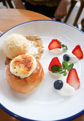 bun with vanilla cream stuffed and ice cream