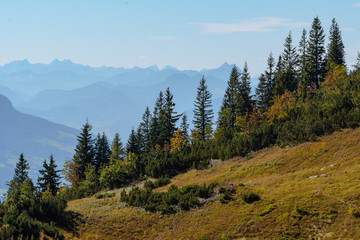 Bergpanorama im Herbst, Blick vomn der Hörndlwand