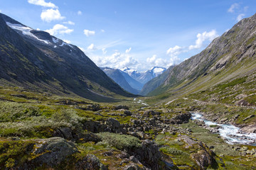 Fototapeta na wymiar View into the wonderful mountain world in the Jostedalsbren National Park, Norway