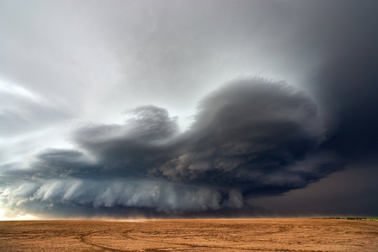Supercell thunderstorm with dramatic clouds