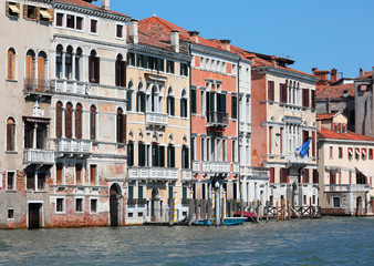 Fototapeta na wymiar View of Palaces and Houses in Venice Italy