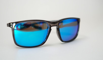 Lentes de sol color azul