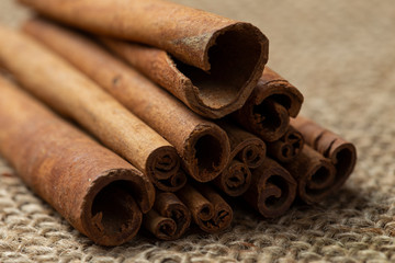cinnamon sticks 