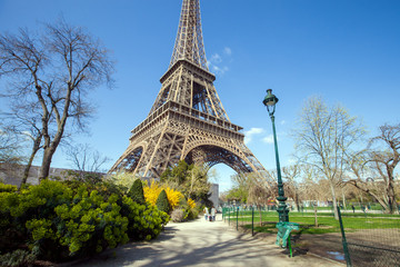 Alley to the Eiffel tower in spring, Paris