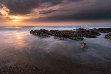 Obraz premium Sunset at Bidart's beach next to Biarritz, Basque Country.
