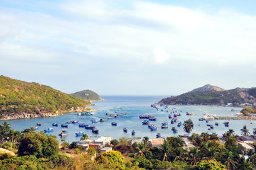 Vinh Hy bay