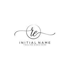 Obraz premium RE Initial handwriting logo with circle template vector.