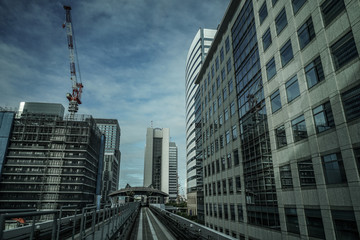 Fototapeta na wymiar ゆりかもめ東京臨海新交通臨海線から見える東京のビル群