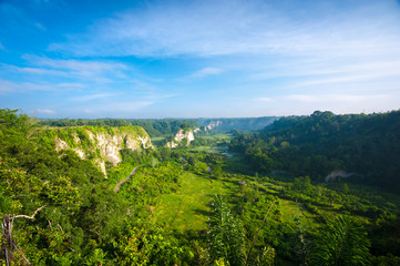 A peaceful view of nature&rsquo;s grandeur, where every detail reveals calm, depth, and endless space