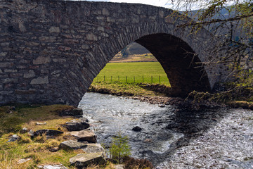 The bridge over a river ins scotland