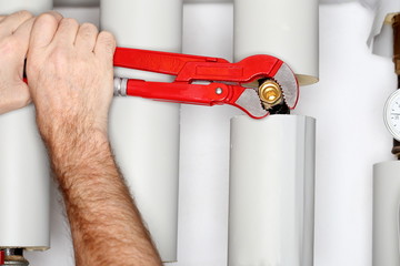 Montage im Heizungskeller